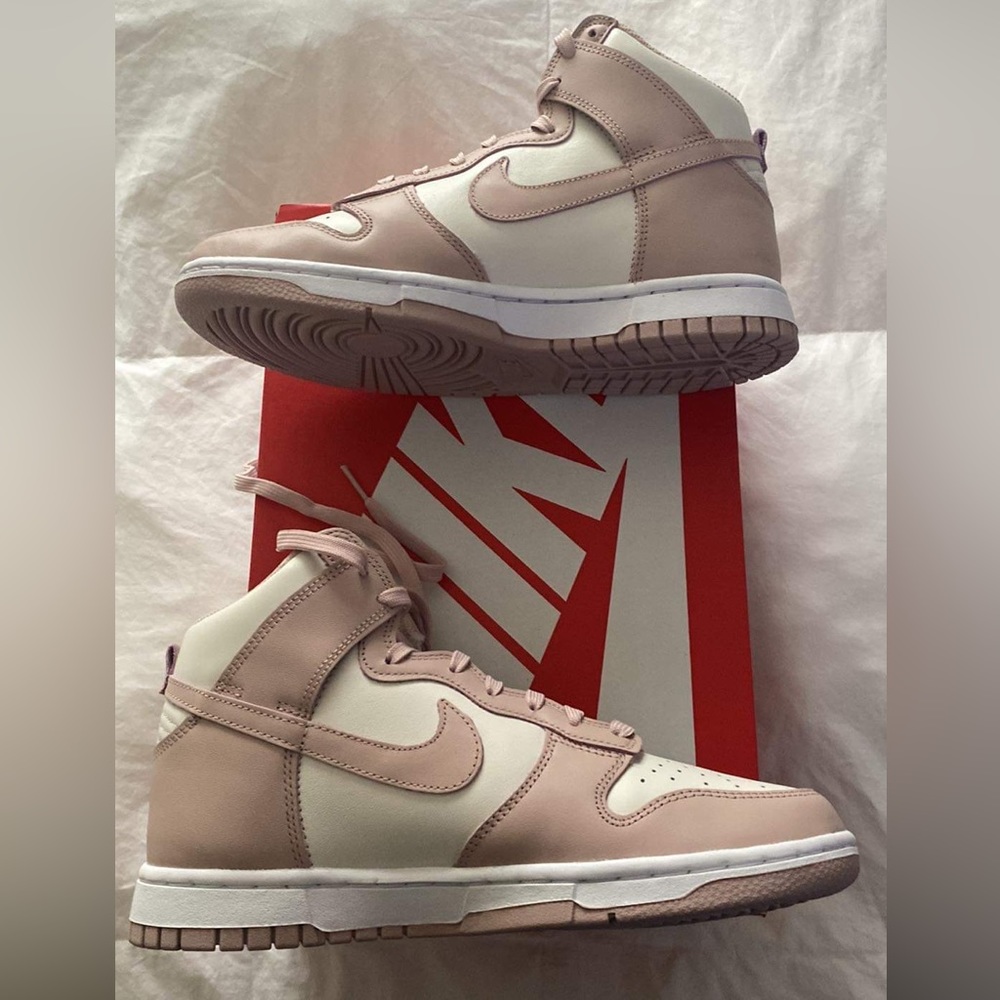 Phantom pink nike